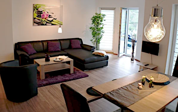 Wohnzimmer mit Schlafcouch